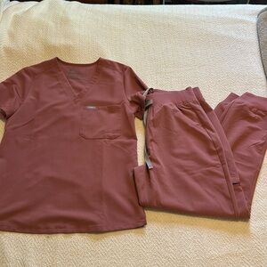 Figs scrubs mauve jogger and top set